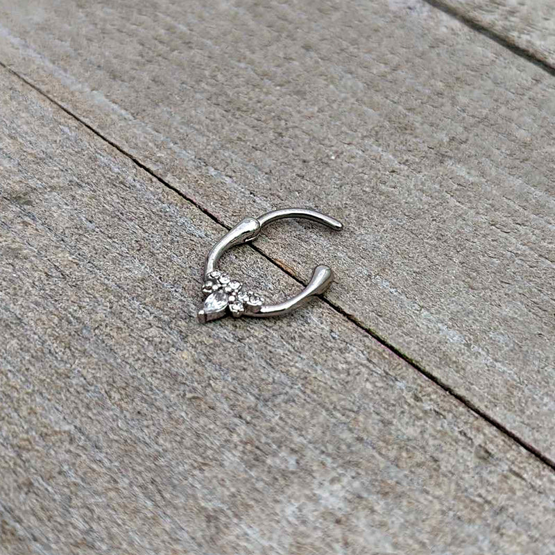 16G 5/16 Clear Gem Bee Glamour Cartilage Clicker
